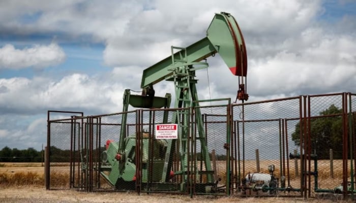 gulf conflict pushes