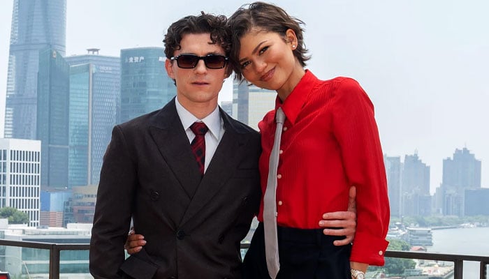 zendaya praises tom