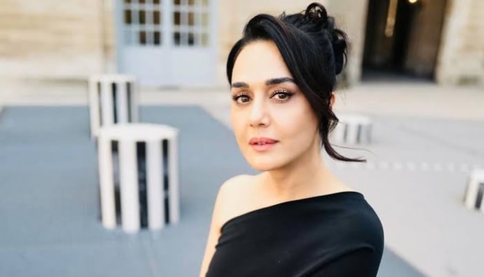 preity zinta backs