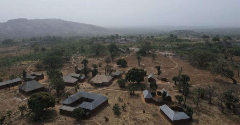armed gunmen kill