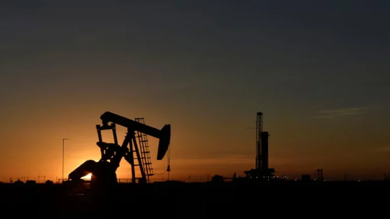 oil prices climb