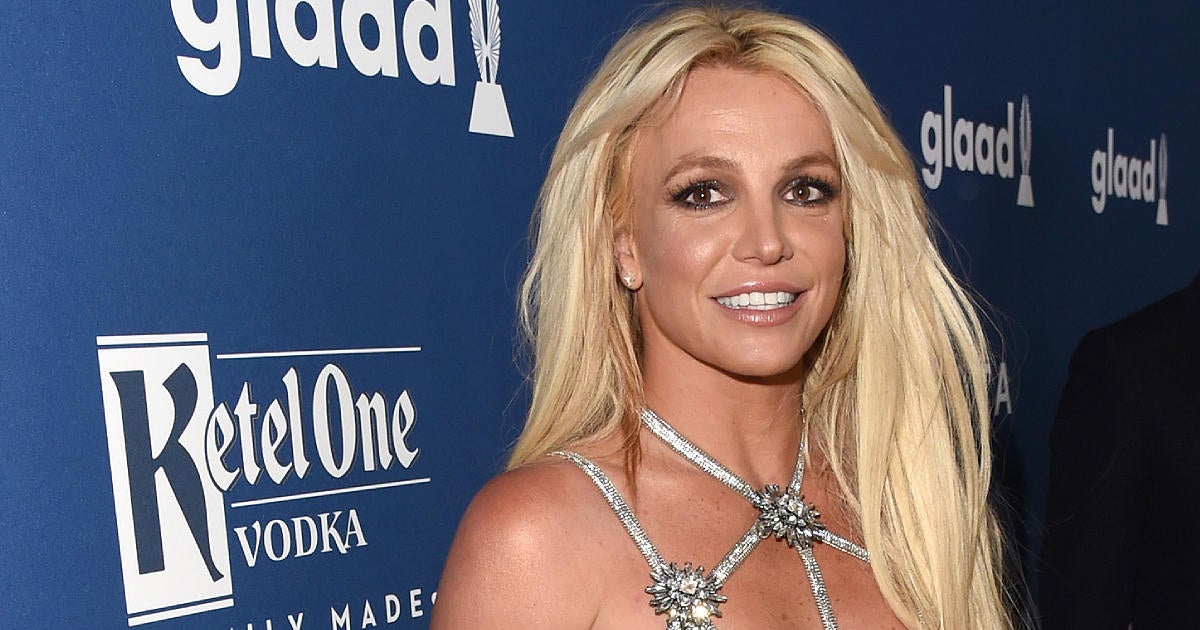 britney spears poses