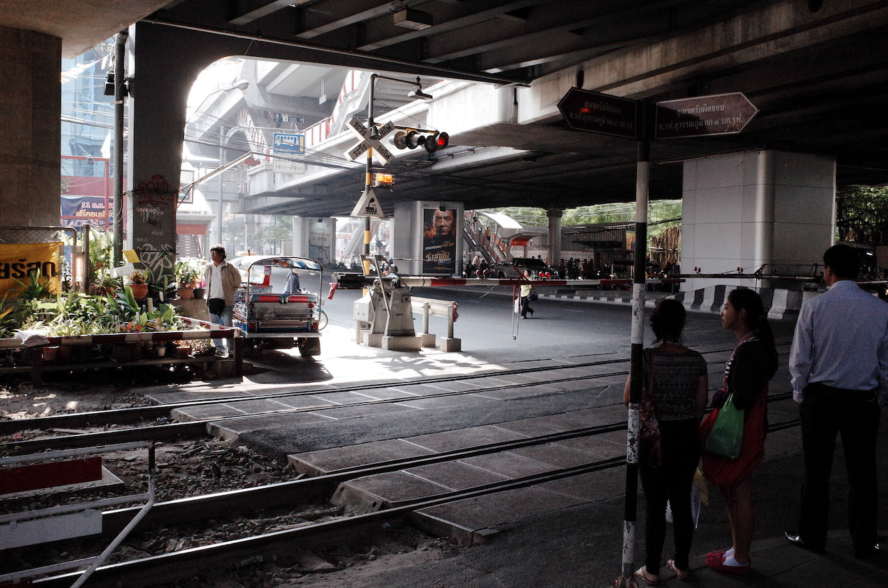 train collides bus