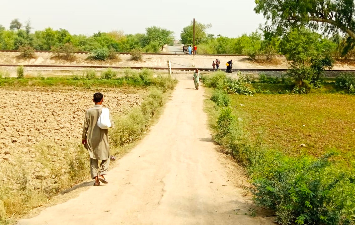 thousands sahiwal villagers