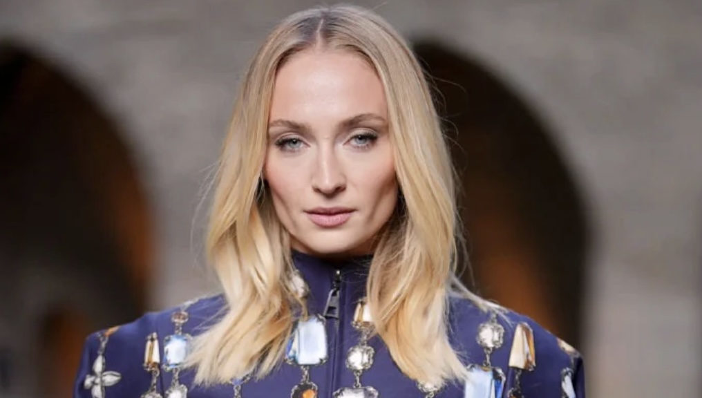 sophie turner reveals