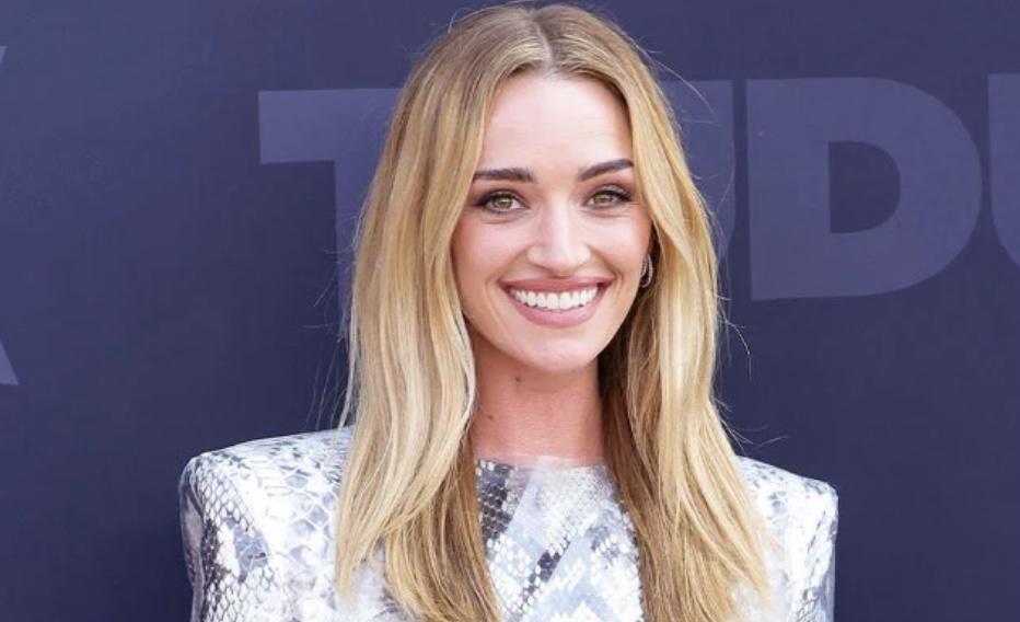 brianne howey welcomes