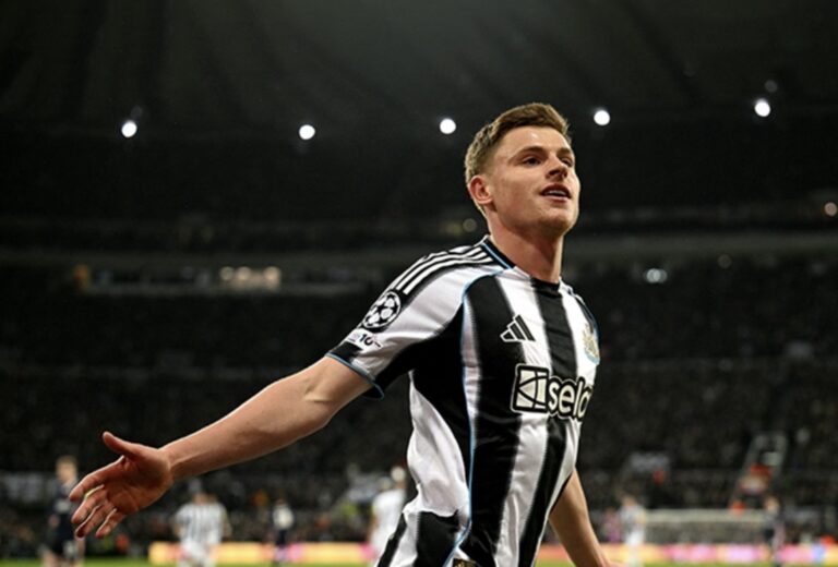 harvey barnes signs