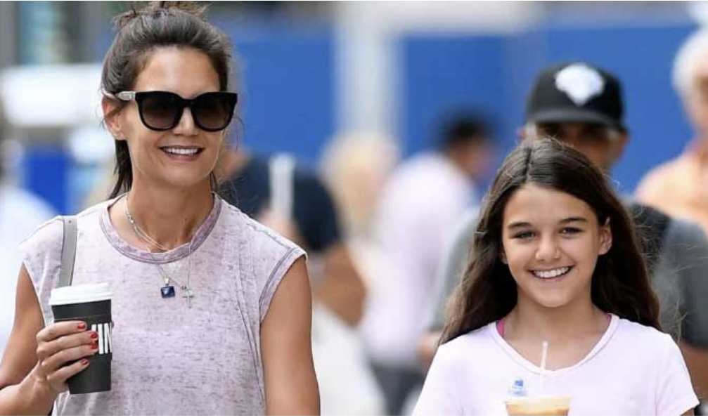 katie holmes daughter