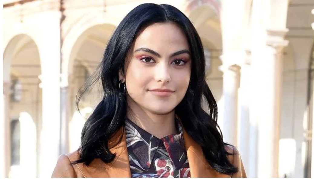 camila mendes breaks