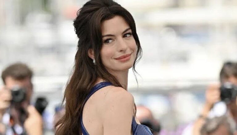 anne hathaway celebrates