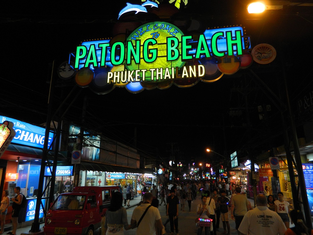 thai man assaulted