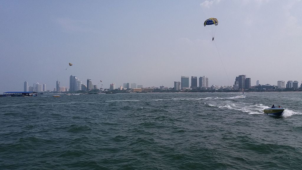 foreign paraglider entangled
