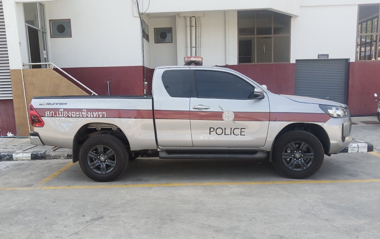 thai police hunt
