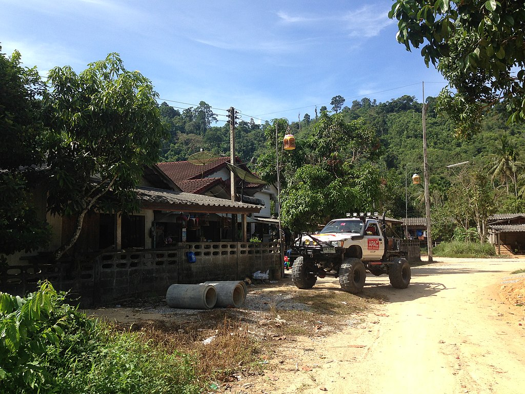 thai anutin charnvirakul