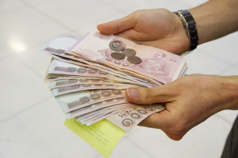 currency exchange thieves