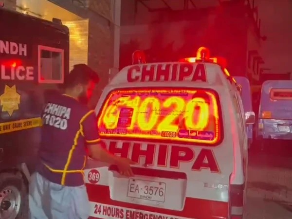 karachi watchman shot