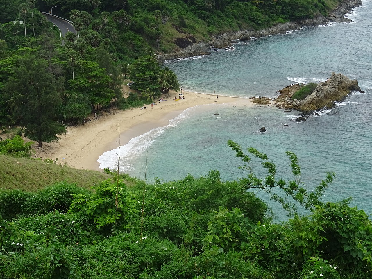 russians arrested phuket