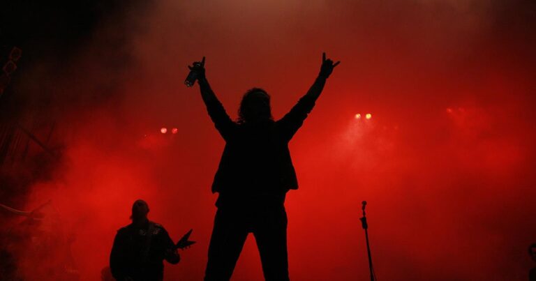 lead singer rock
