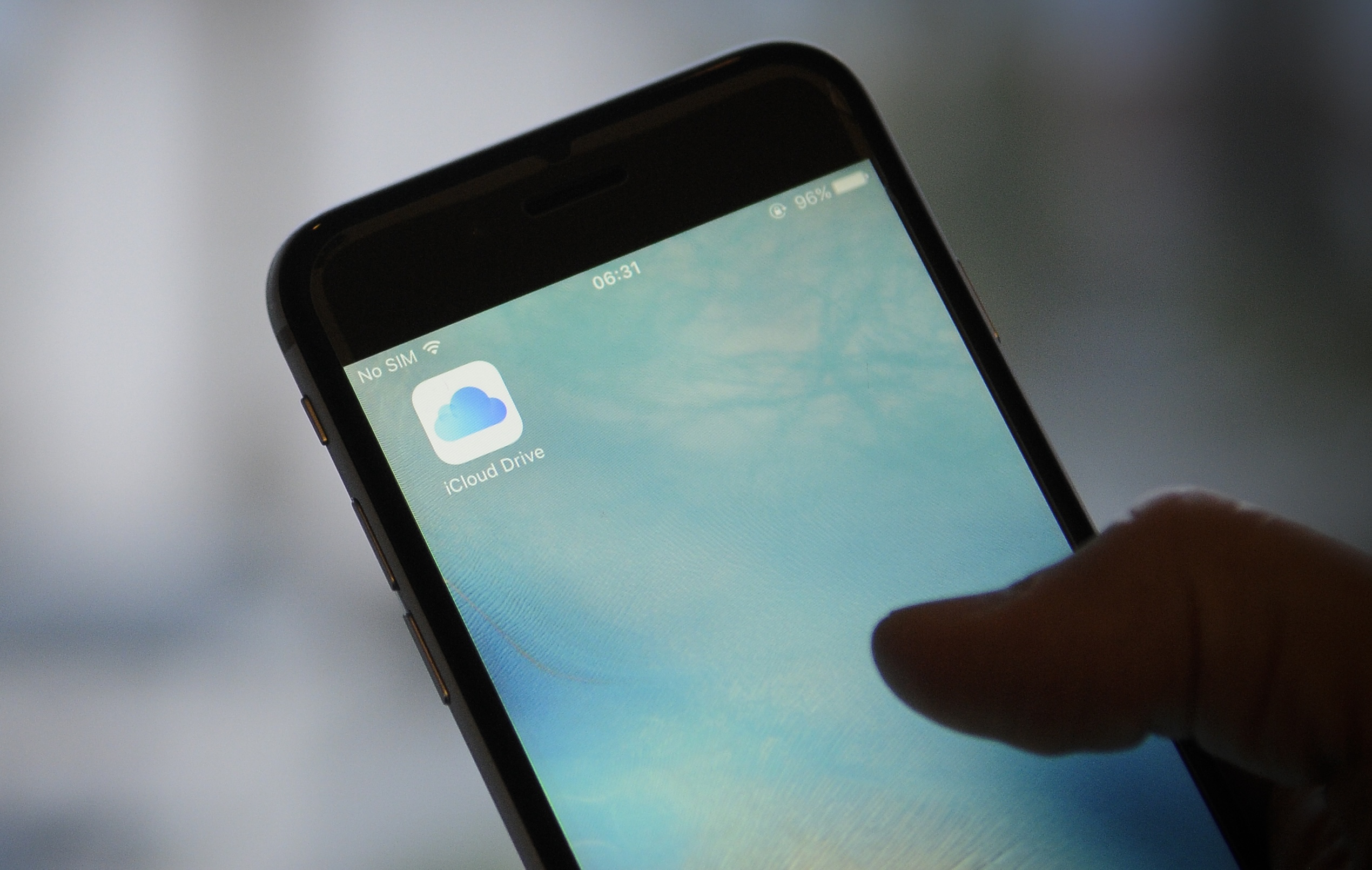 apple challenges governments