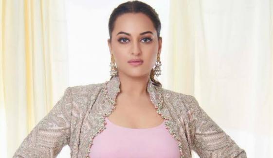 sonakshi sinha praises