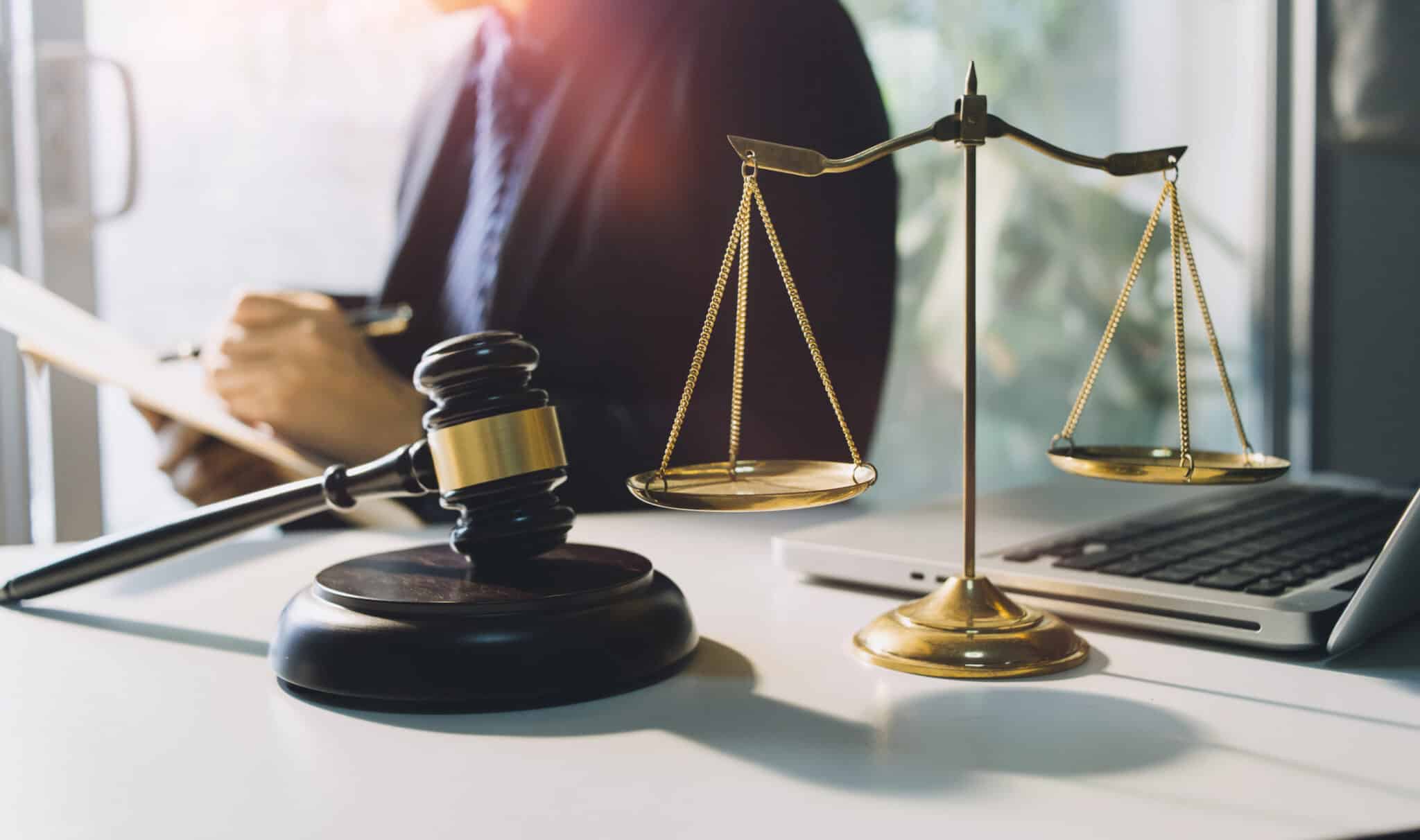 hiring business lawyer