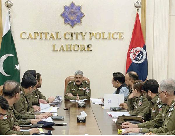 lahore police receives