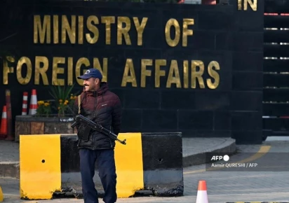 pakistan warns india