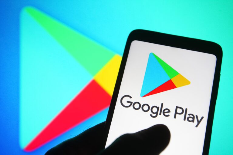 aptoide becomes first
