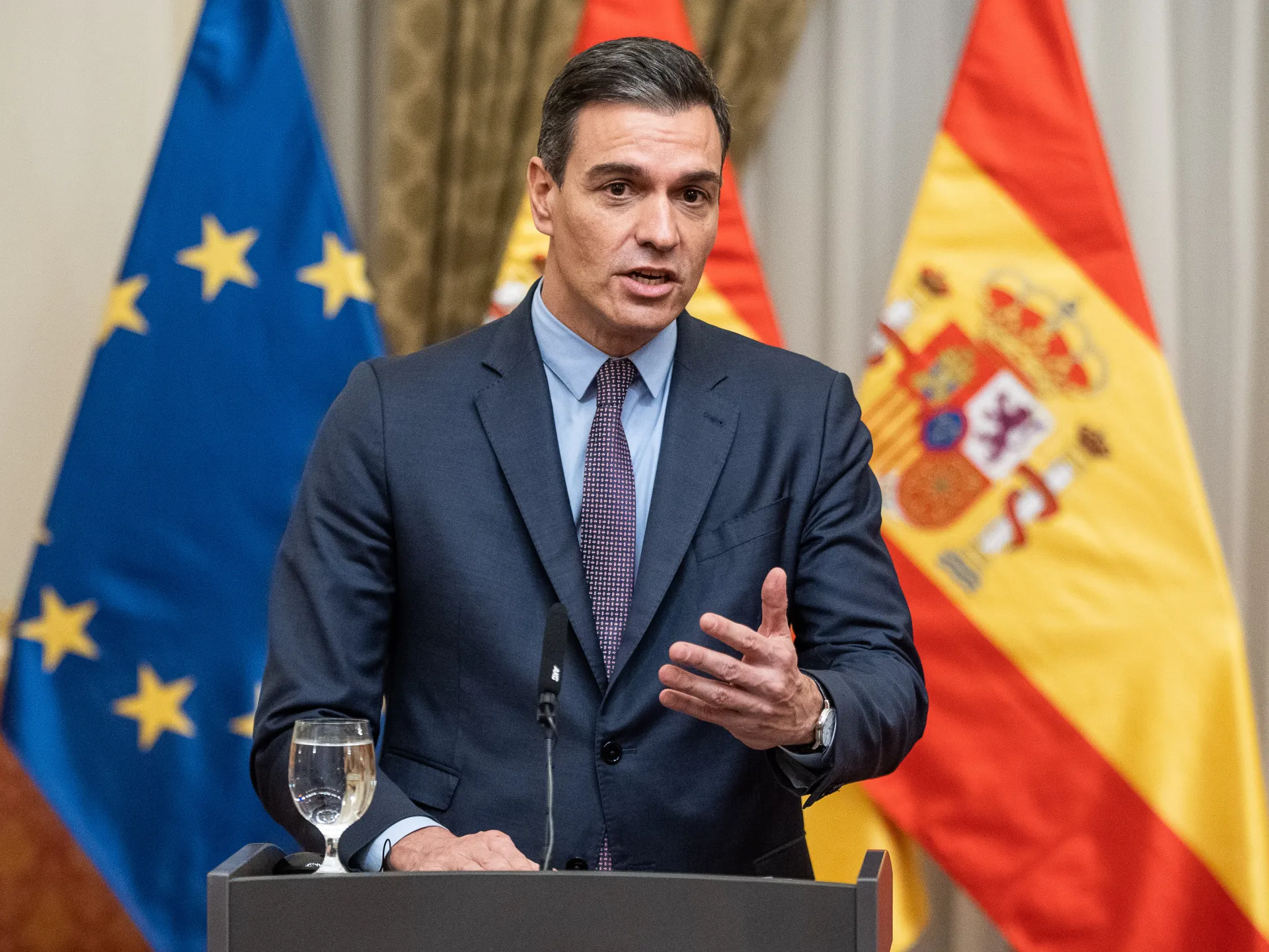spain accuses allies
