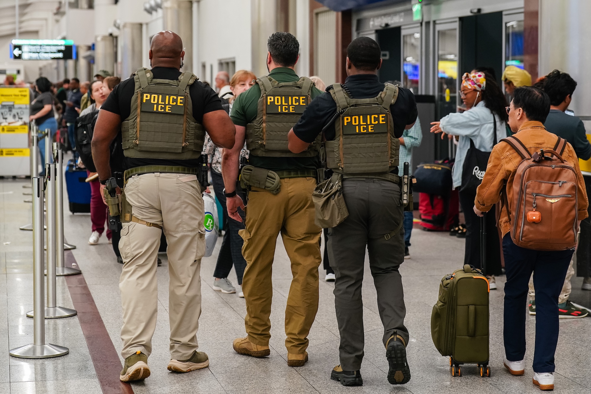 federal immigration agents