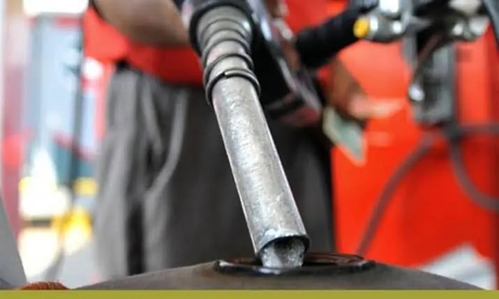 pakistan cuts petrol