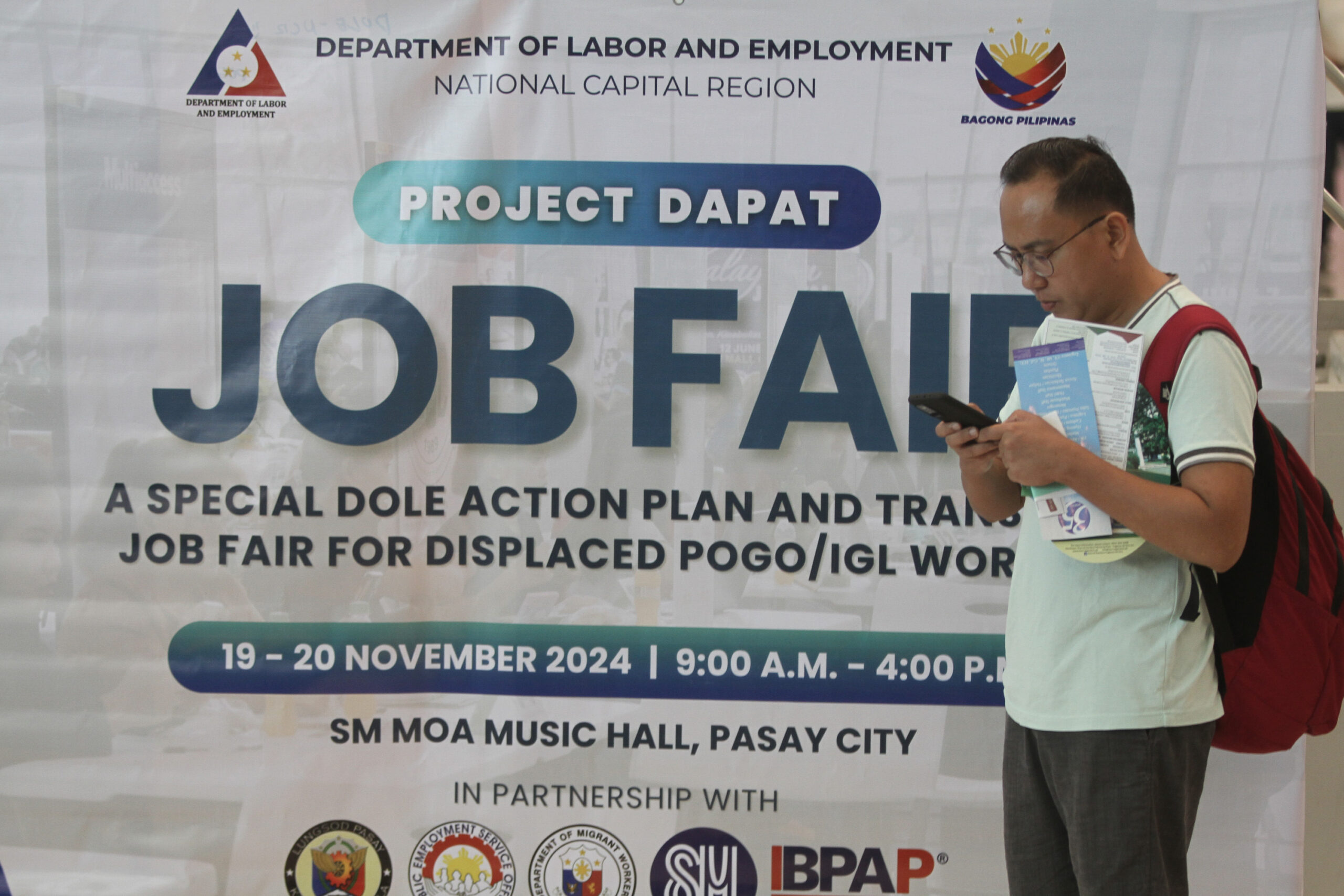 filipino workers happy