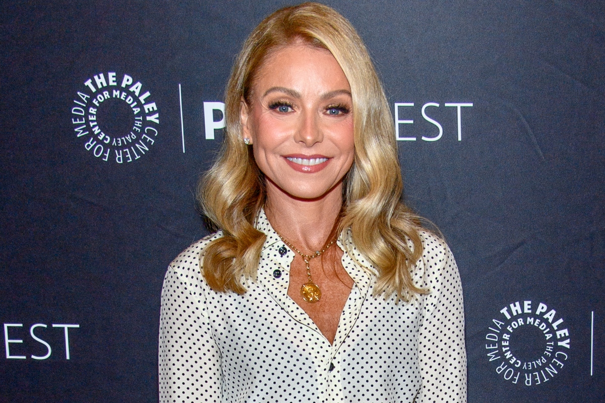 kelly ripa opens