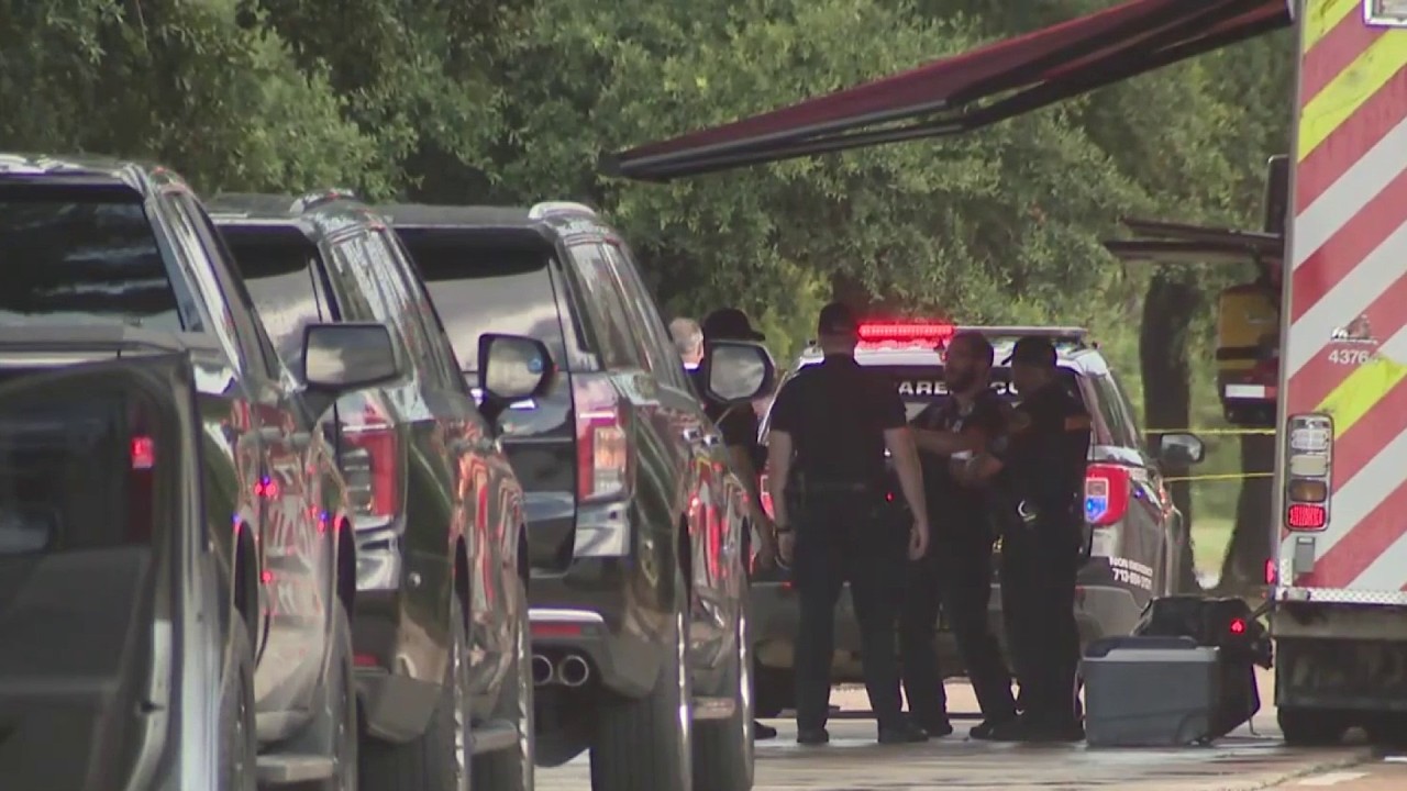 houston police shoot