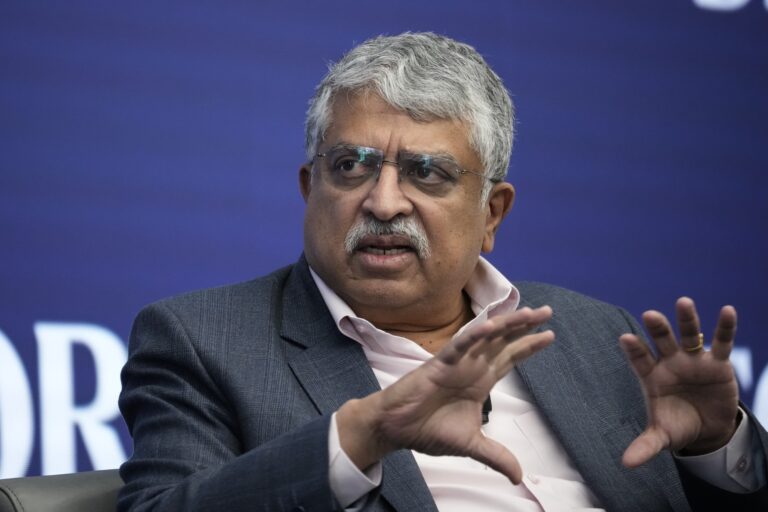 nandan nilekani leaves