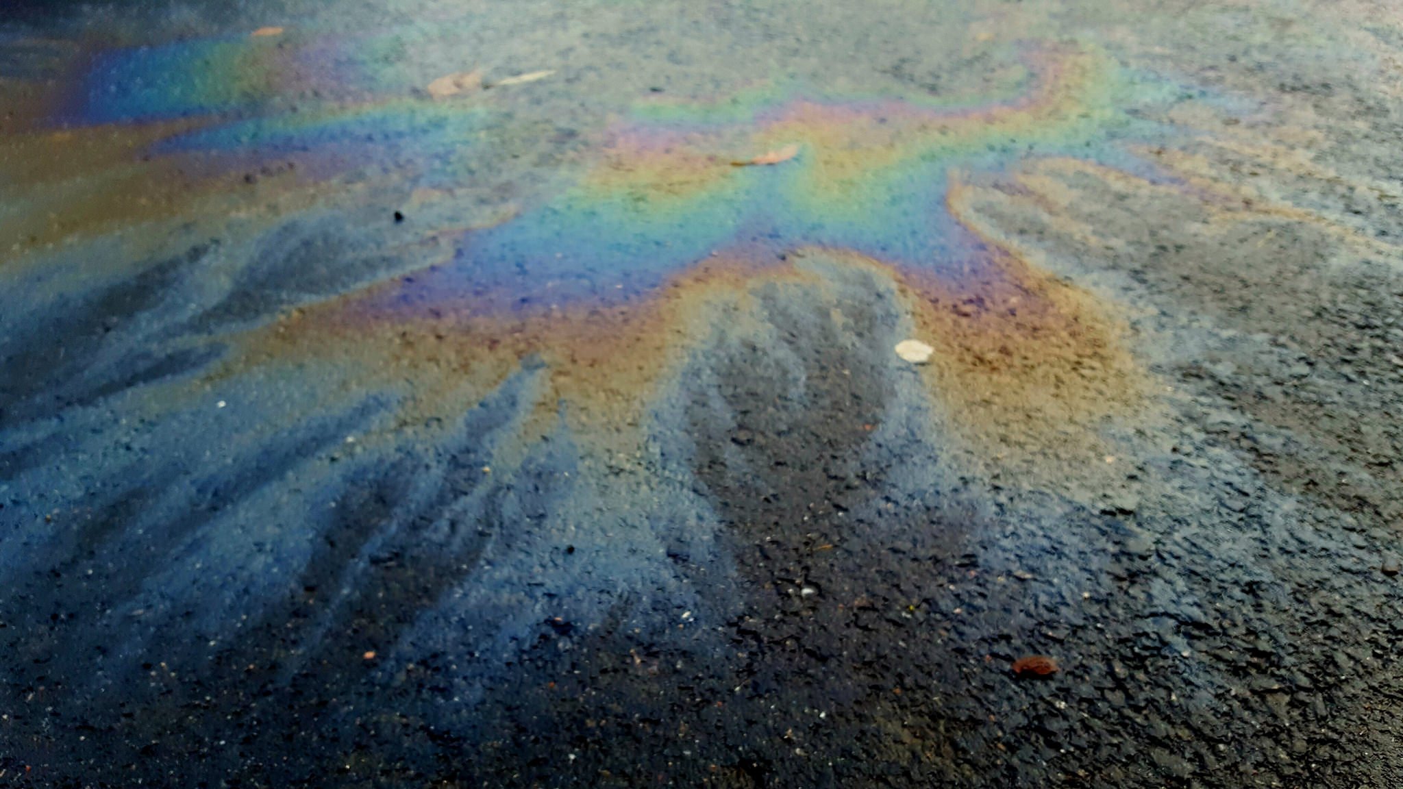 oil slick spreads