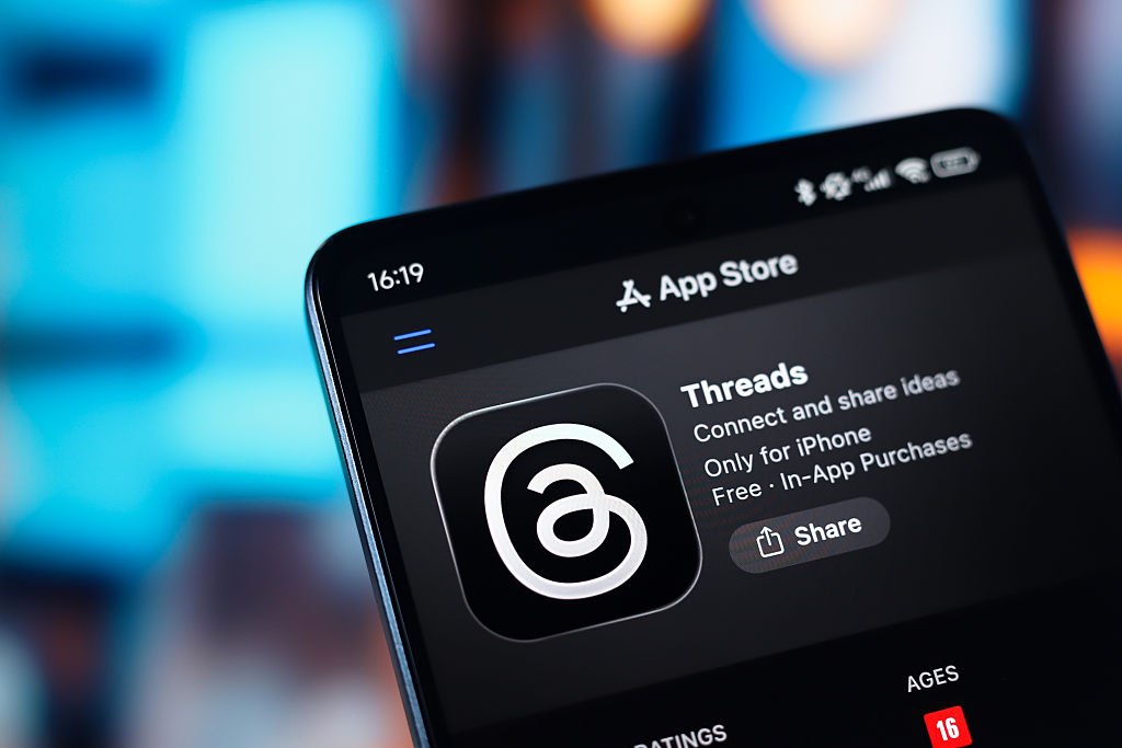 threads adding live