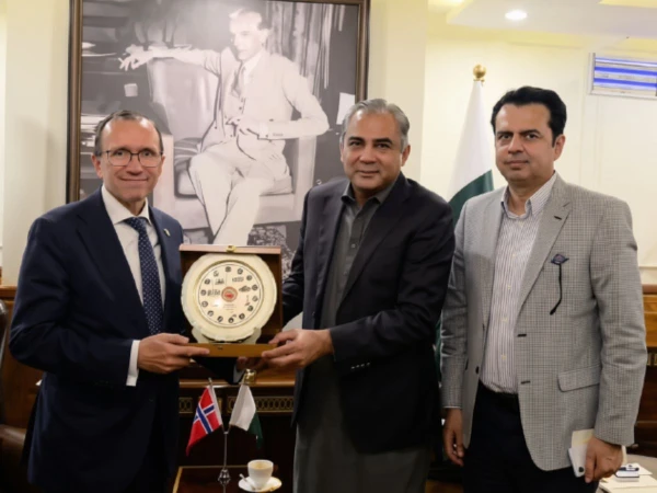 norway praises pakistans