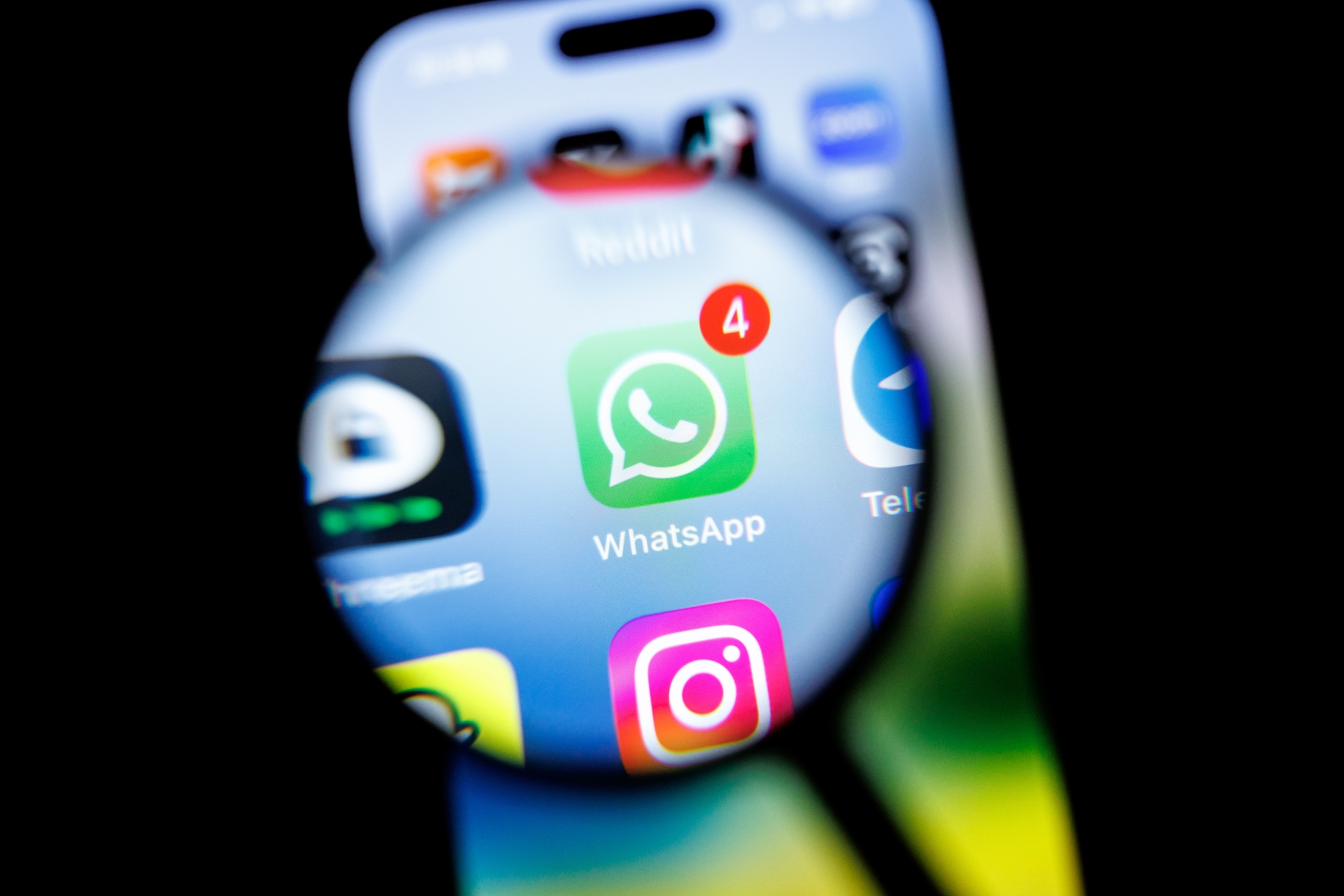 whatsapp says fixing