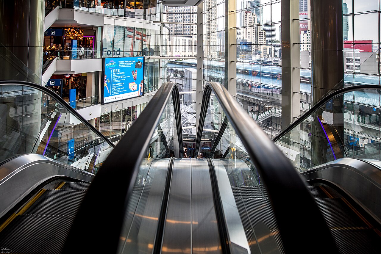 fatal escalator fall