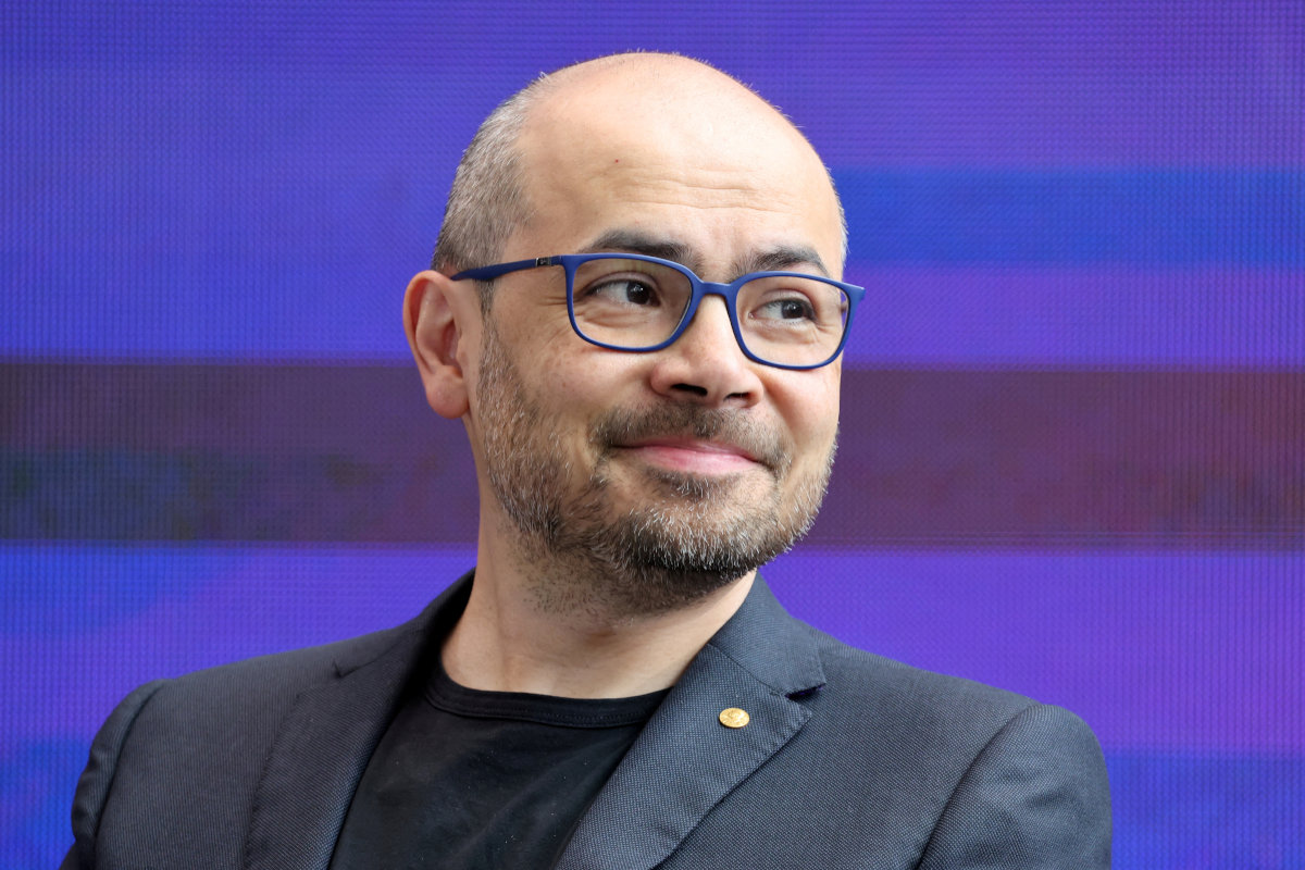 google shakes leadership