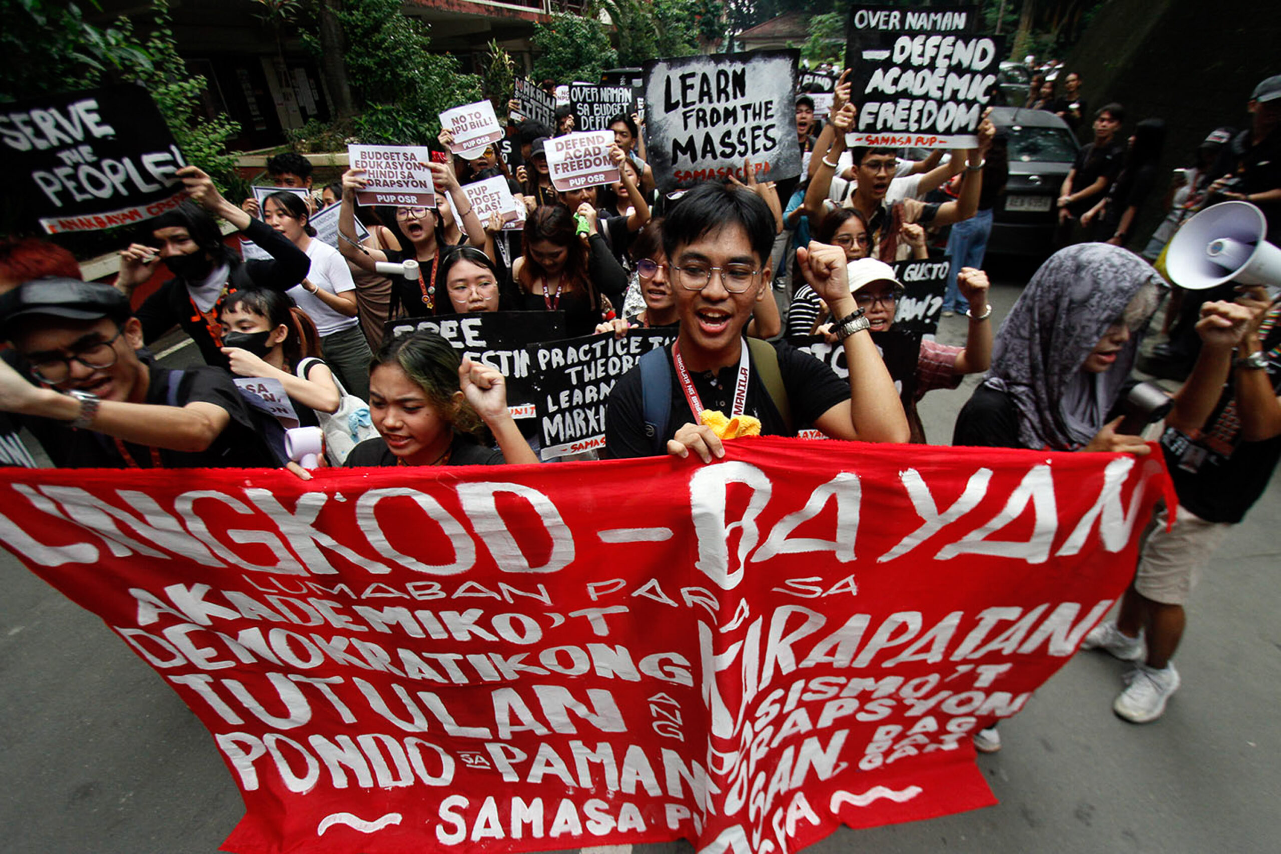 least p5billion gap