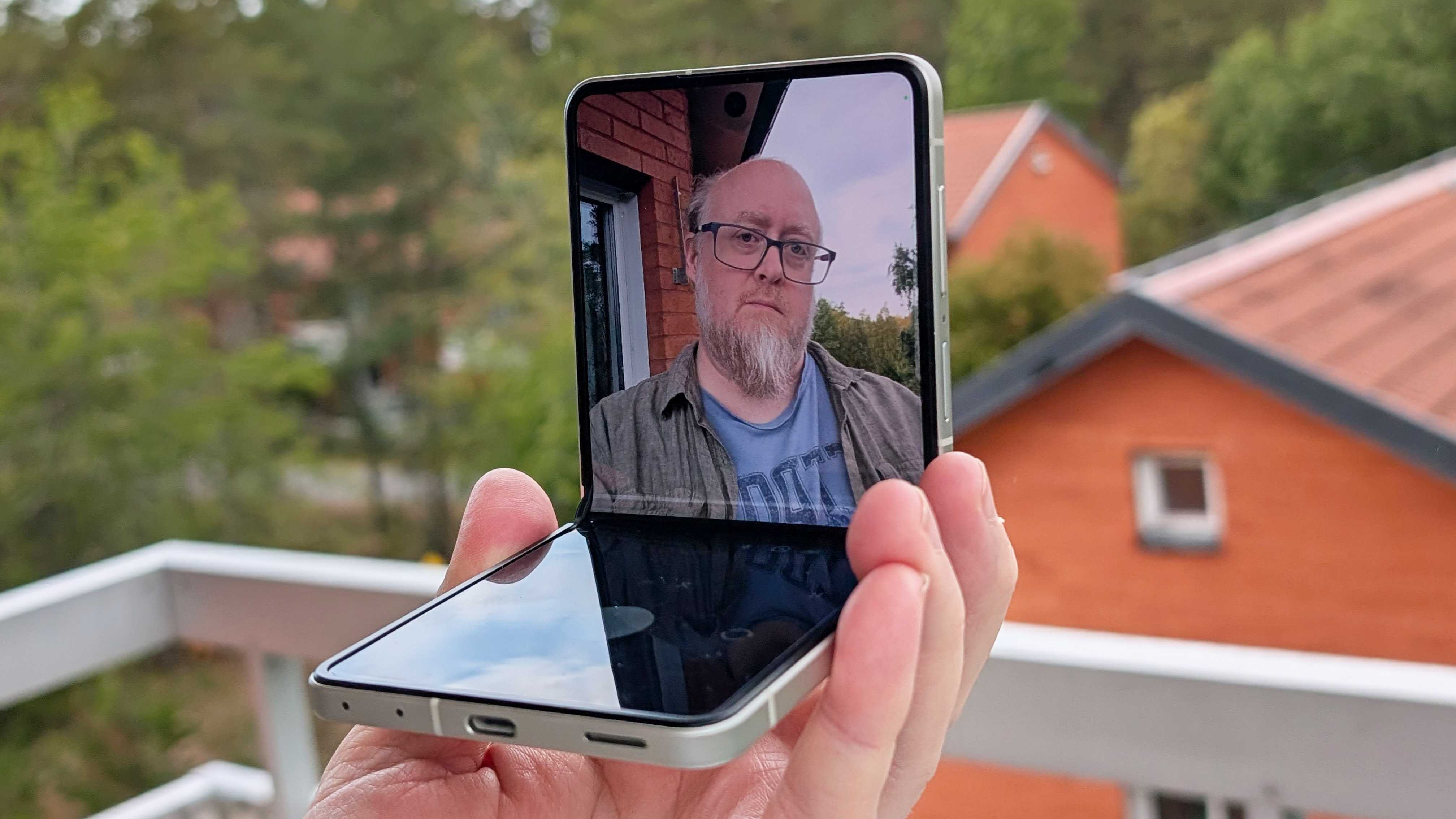 samsung galaxy flip