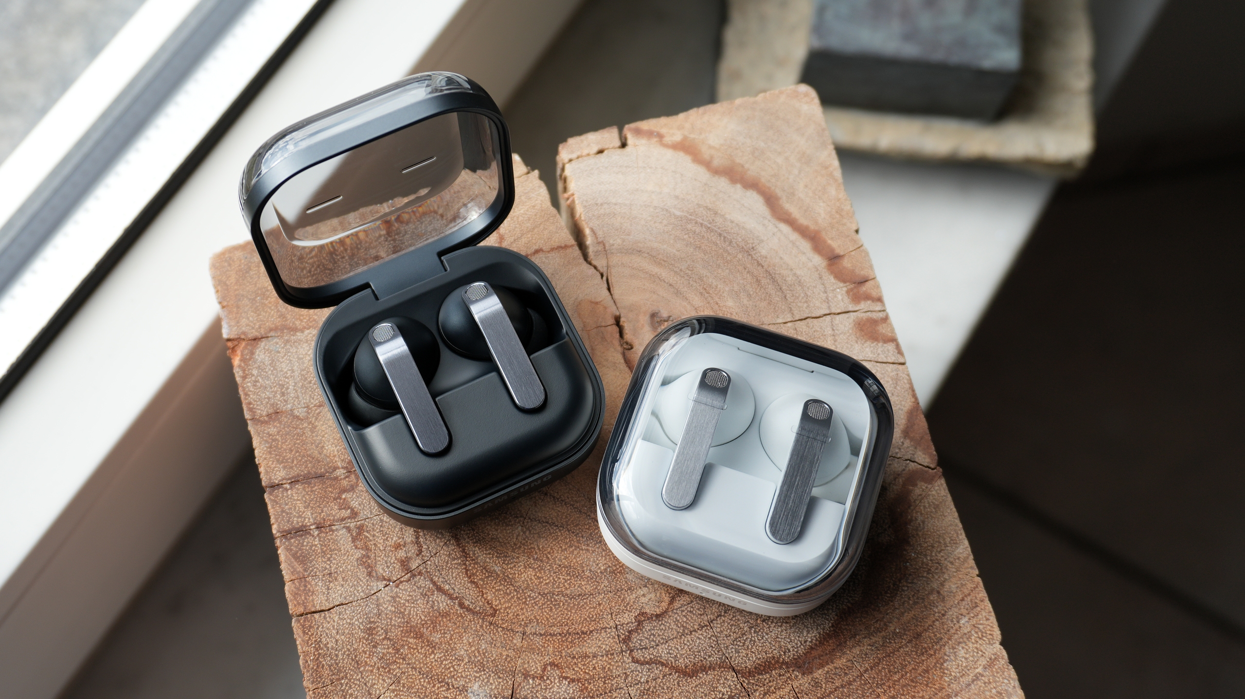 galaxy buds design