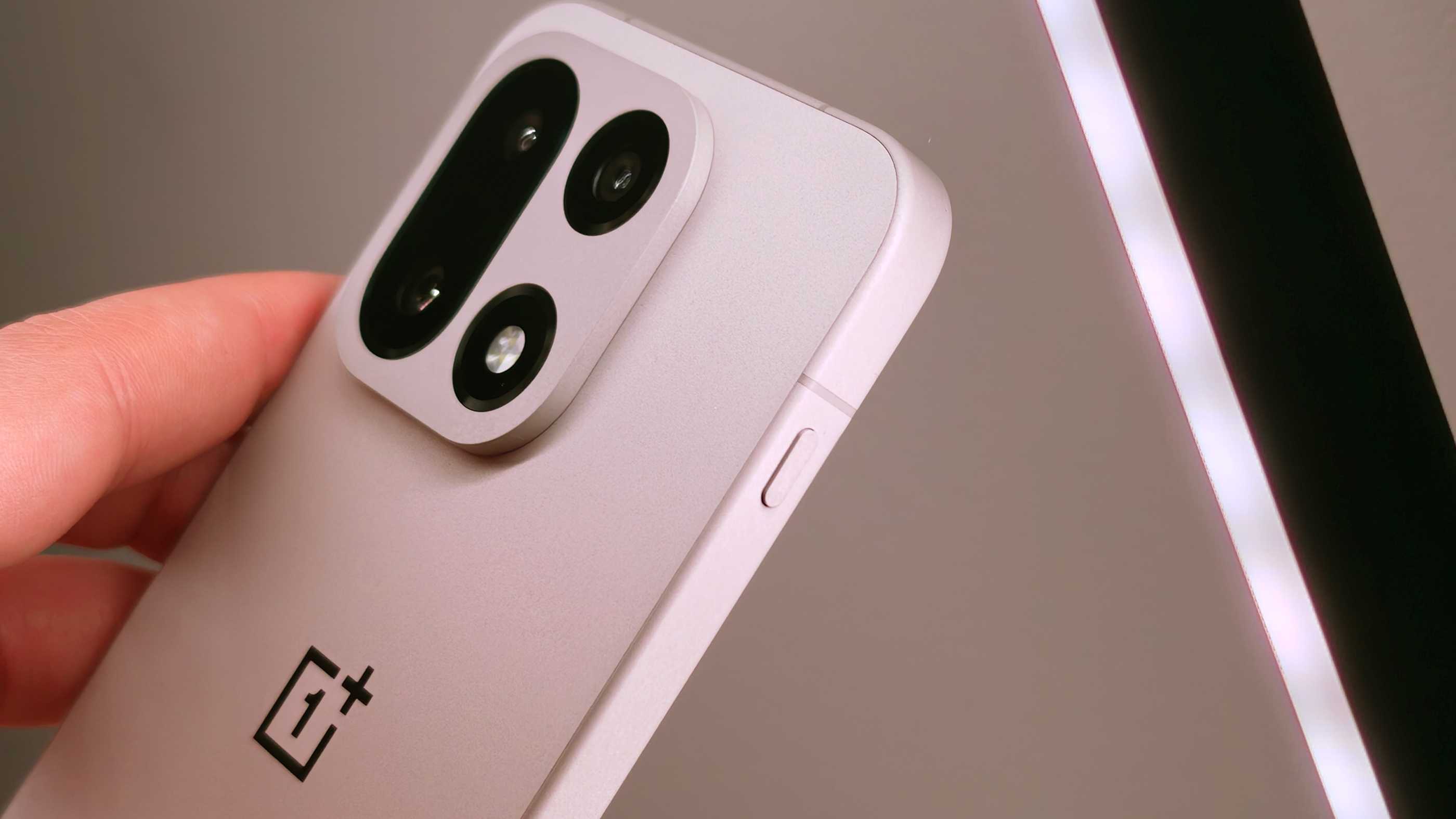 oneplus taking different