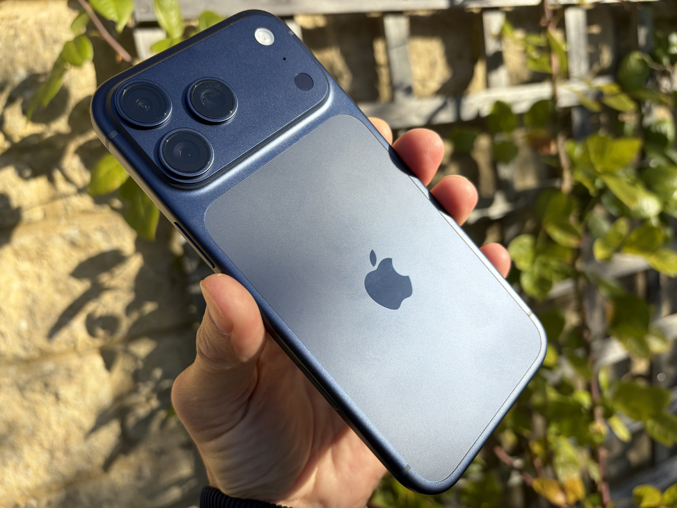 apple still plans
