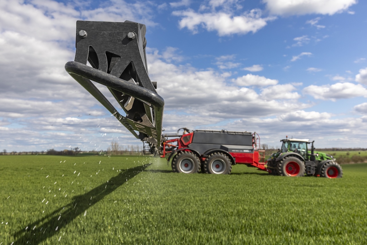 trailed spreader heads