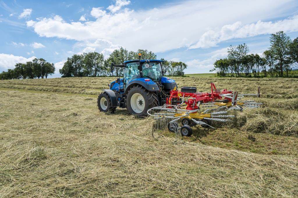 manoeuvrablemountedtwinrake