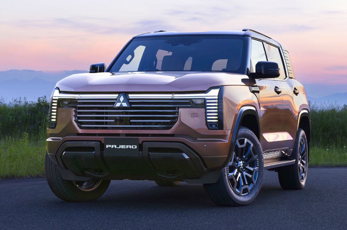 Fifth-gen Mitsubishi Pajero image gallery