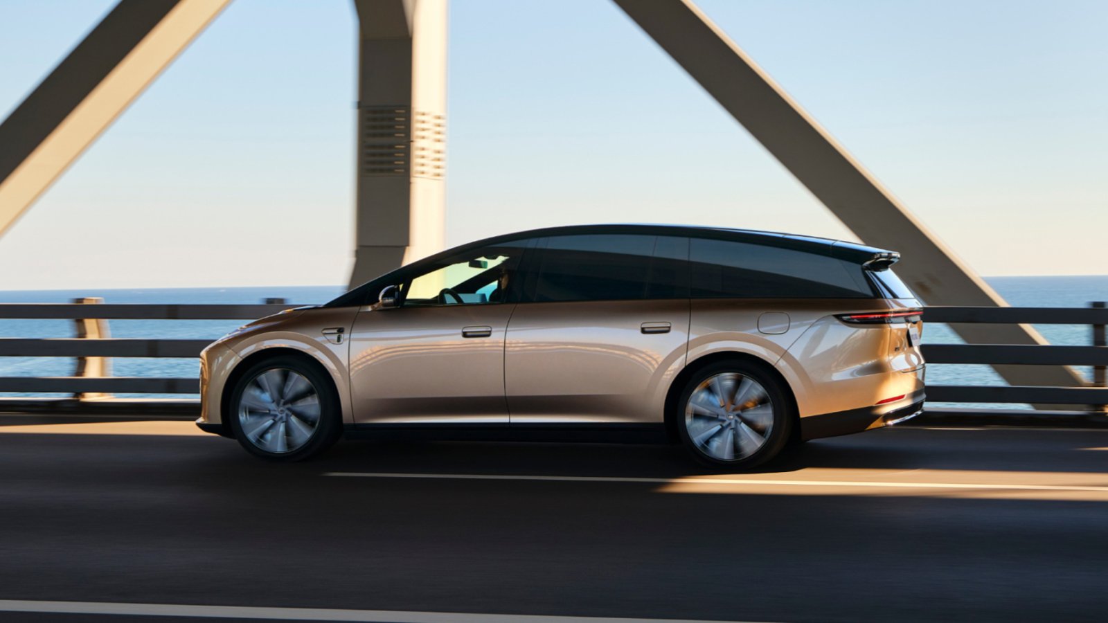 auto launches flagship